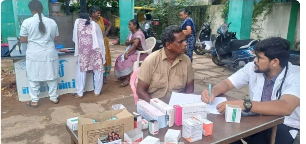 நோய்த் தடுப்புப் பணி தீவிரம்-திருச்சி மாநகராட்சிப் பகுதிகளில் சிறப்பு மருத்துவ முகாம்கள்