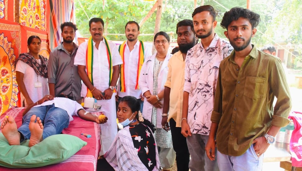 உத்தமபாளையத்தில் அல்-பைத்துல் முக்கதுஸ் அறக்கட்டளை சார்பில்  இரத்ததான முகாம்