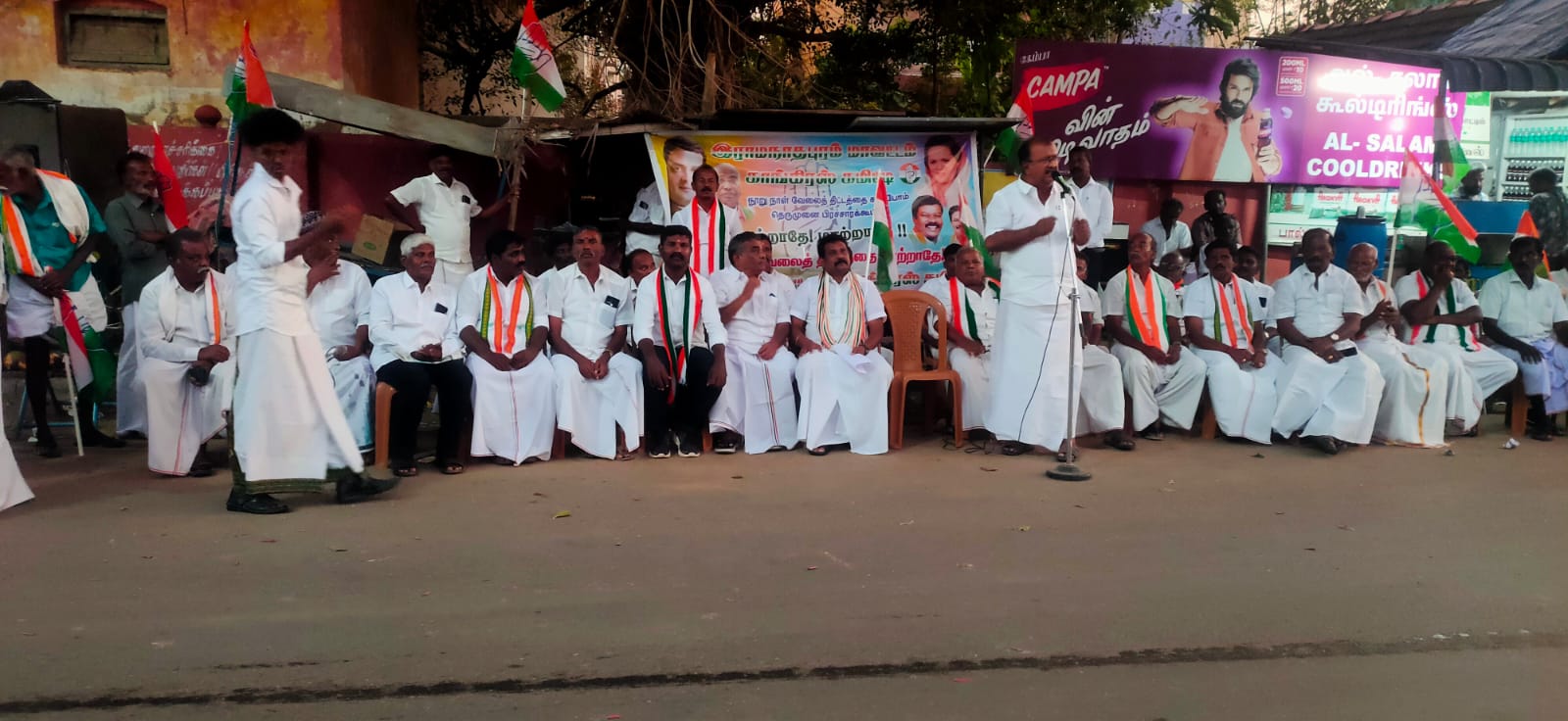 ராமநாதபுரம் மாவட்ட காங்கிரஸ் சார்பில் காங்கிரஸ் கட்சி சார்பில் தெருமுனைப் பிரச்சாரம்