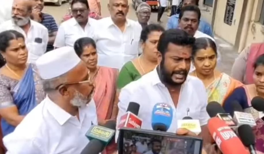 ராமநாதபுரம் நகராட்சி_நிர்வாகத்தை கண்டித்துகவுன்சிலர் வெளிநடப்பு