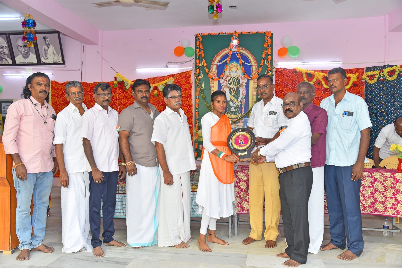 க்ஷத்திரிய நாடார் பெண்கள் மேல்நிலைப்பள்ளி மாணவி சிலம்பம் போட்டியில் மாநில அளவில் சாதனை