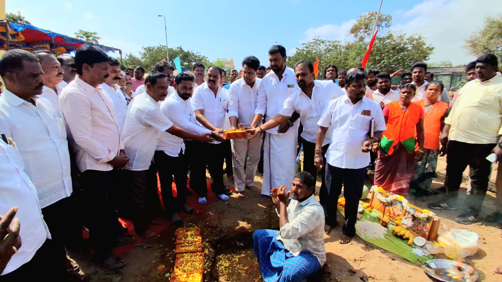 ஆரம்ப சுகாதார நிலையத்தில் பூமி பூஜை