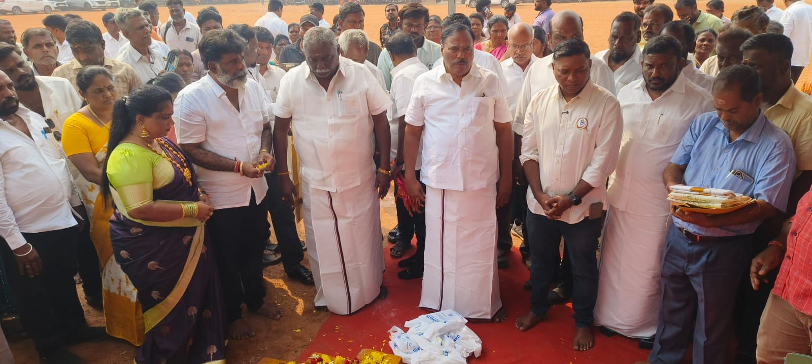 புழல் கதிர்வேட்டில் பார்வையாளர் கூடம் அடிக்கல் நாட்டு விழா