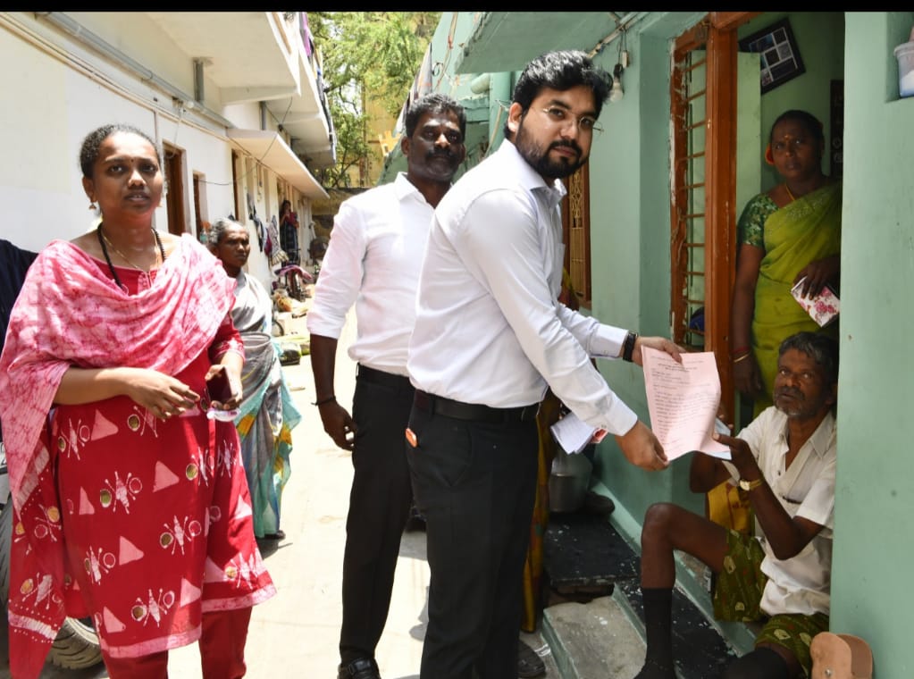 மாற்றுத்திறனாளிகளுக்கு தபால் வாக்கு மாவட்ட கலெக்டர் ஆய்வு