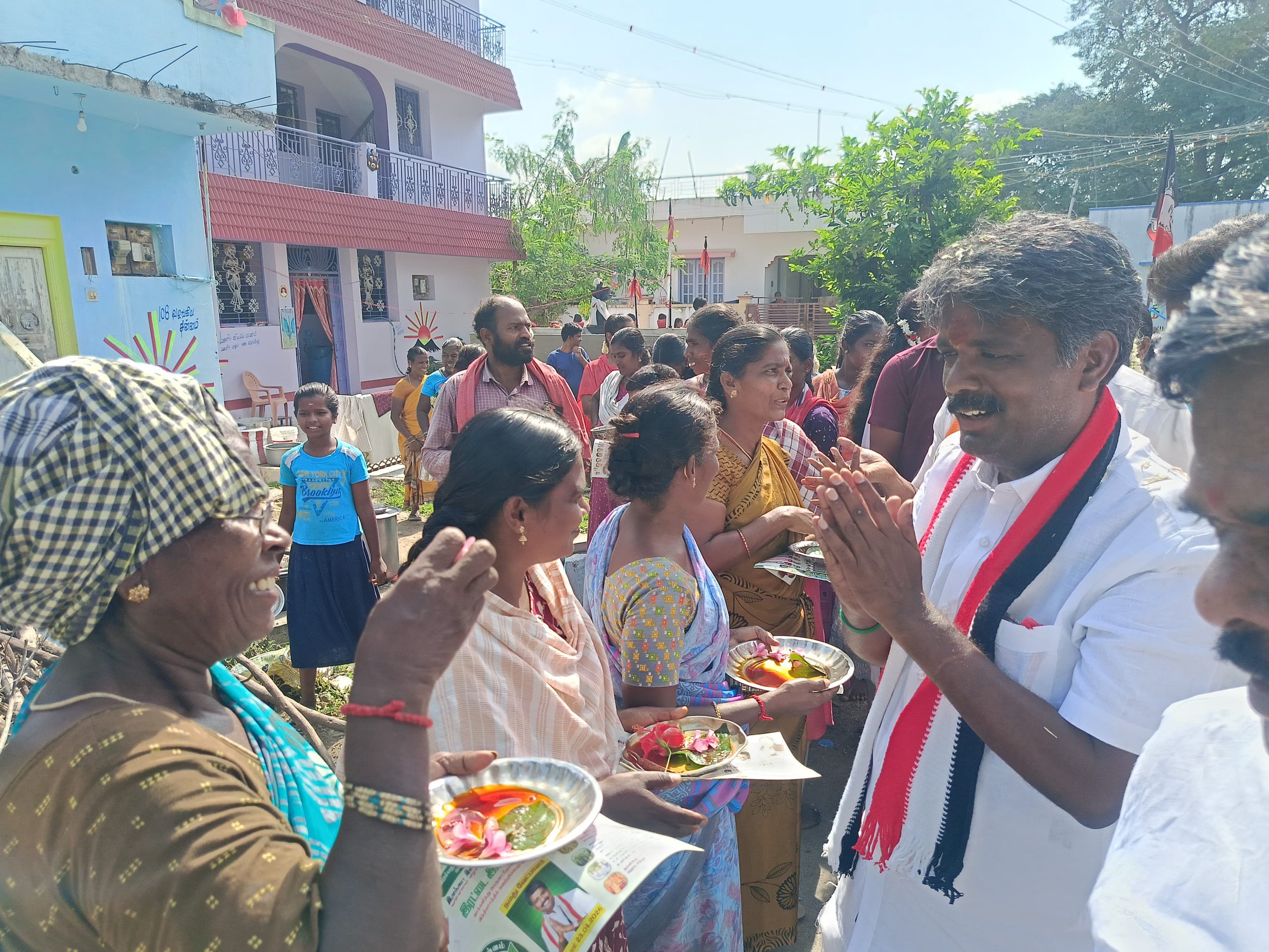 வேப்பந்தட்டை மேற்கு ஒன்றியத்தில் அதிமுக வேட்பாளர் இளம்பை தமிழ்ச்செல்வன் வாக்கு சேகரிப்பு
