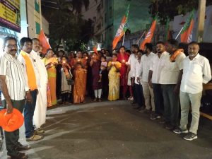 திருப்பரங்குன்றம் தீபம் மீண்டும் எரியும் – கோவையில் இந்து முன்னணியினர் விளக்கு ஏந்தி அதிரடி பிரசாரம்