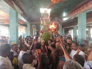 பேராவூரணி ஸ்ரீ நீலகண்டப்பிள்ளையார் கோயில் சித்திரை திருவிழா-கொடியேற்றத்துடன் தொடங்கியது