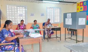 கோட்டகுப்பம் கிராமத்தில் 10 மற்றும் 11 வது வார்டு கிராம மக்கள் சட்டமன்றத் தேர்தலை புறக்கணித்துள்ளனர்