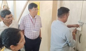 புலிவலம் ஓயாசிஸ் கல்லூரியில் 4 தொகுதி வாக்கு பெட்டிகள் வைத்து சீல் வைக்கப்பட்டது.