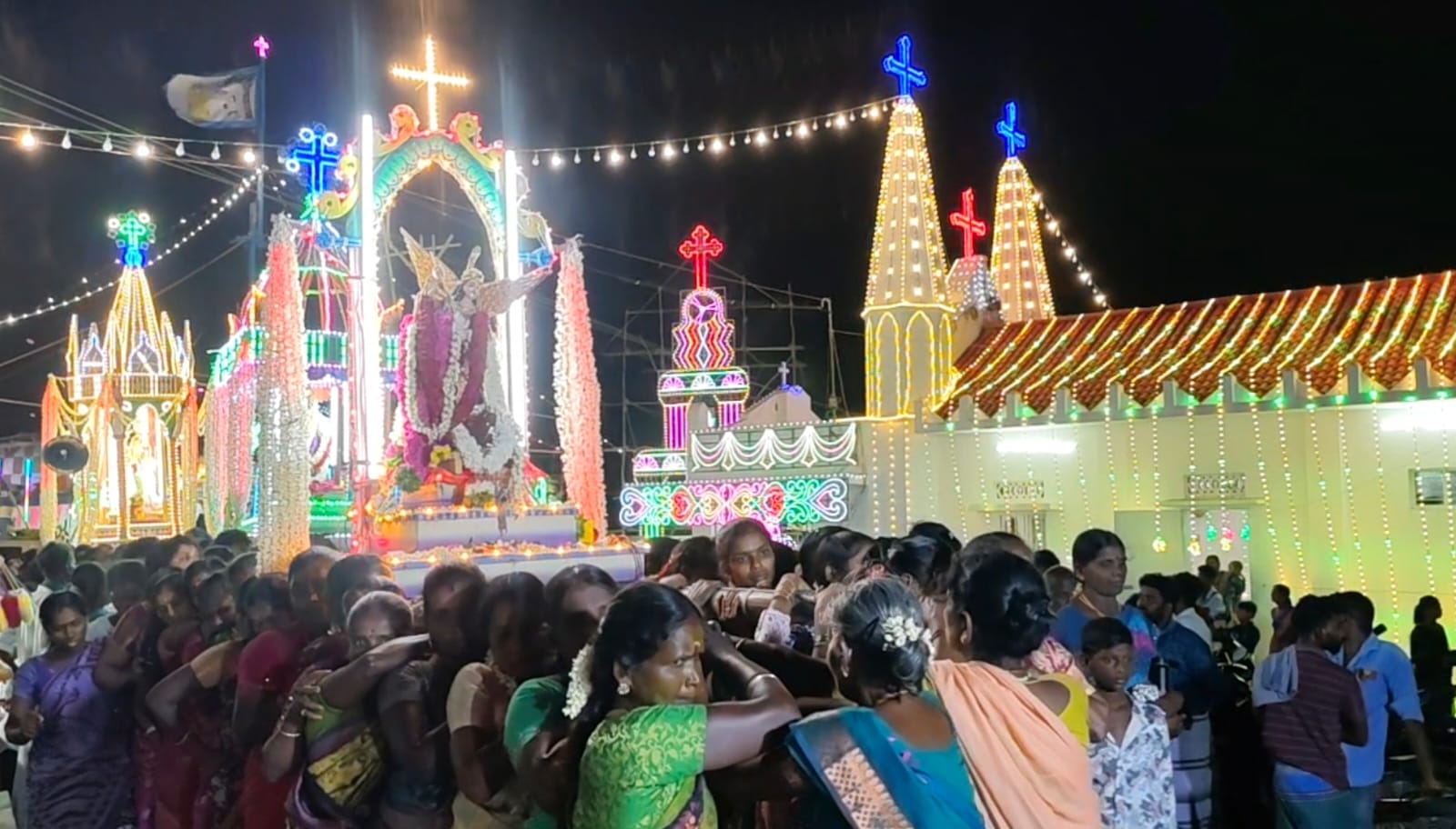ராராந்திமங்கலம் கிழக்கு புனித ஆரோக்கிய மாதா ஆலய திருத்தேர் பவனி