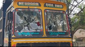 லாரியை சேதப்படுத்திய மர்ம நபர்கள் மீது நடவடிக்கை எடுக்க வேண்டும்