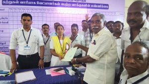 திருவாரூர் மாவட்டத்தில் 4 தொகுதிகளில் திமுக, அதிமுக கூட்டணி தலா கட்சிகள் தலா இரண்டு தொகுதிகளில் வெற்றி பெற்றுள்ளன