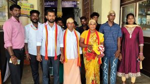 எட்டுக்குடி முருகன் கோவிலில் குடும்பத்துடன் மொட்டை அடித்து நேர்த்திக்கடன் செலுத்திய தவெக நிர்வாகி.