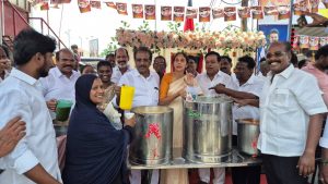 தாம்பரம் மாநகராட்சி நான்காவது மண்டல குழு தலைவர் காமராஜ் தலைமையில் தண்ணீர் பந்தல் திறப்பு விழா
