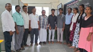 12ம் வகுப்பு பொது தேர்வில் திருவாரூர் மாவட்ட அளவில் முதலிடம் பிடித்த மாணவ மாணவியர்களை பாராட்டிய ஆசிரியர்கள் மற்றும் பெற்றோர்கள்