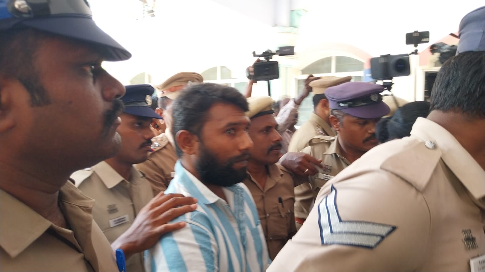 குற்றவாளி தர்ம முனீஸ்வரனுக்கு இரண்டு பிரிவின் கீழ் இரண்டு தூக்கு தண்டனை-போக்சோ நீதிமன்ற நீதிபதி உத்தரவு