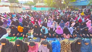 பொதக்குடியில் பக்ரீத் பண்டிகை முன்னிட்டு இஸ்லாமிய ஆண்கள் மற்றும் பெண்கள் 300க்கும் மேற்பட்டோர் சிறப்பு தொழுகை