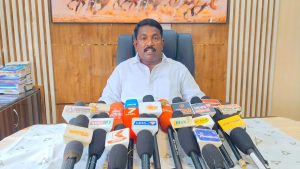 பழைய காலி பாட்டில்களை கையாளுவதில்  நடைமுறைக்கு சாத்தியமில்லாத செயல்-வியாபாரிகள் சங்க முன்னாள் மாநில தலைவர் ஆர்.வி ஆனந்த் பேட்டி