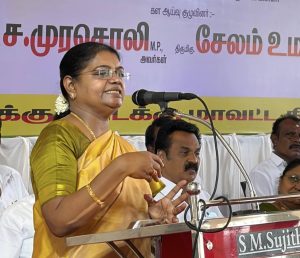 திமுக தலைவா் ஸ்டாலின் வழியில் ஓற்றுமையுடன் பயணிக்க வேண்டும்- முன்னாள் அமைச்சா் கீதாஜீவன்