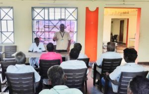 அகரக்கொந்தகை ஊராட்சியில் விளை நிலம் காப்போம் இயக்கம் விவசாயிகளுக்கு பயிற்சி