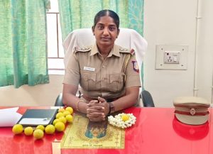 மூலனூர் காவல் நிலையத்தில் புதிதாக  காவல் ஆய்வாளர் பொறுப்பேற்றுக் கொண்டார்