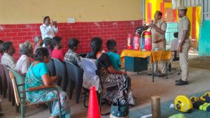 எண்ணூர் பகுதியில் வெயிலுக்கு, தீ, அணைப்பு துறையினர் பொதுமக்களுக்கு விழிப்புணர்வு ஏற்படுத்தி நீர் மோர் வழங்கினர்