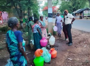 உத்தமபாளையம் அருகே கோம்பை பேரூராட்சியில் குடிநீர் வினியோகம் பேரூராட்சி செயல் அலுவலர் ஆய்வு