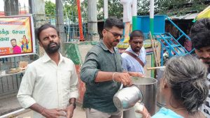 பொதுமக்களுக்கு நீர் மோர் வழங்கிய ஸ்ரீ தர்மசாஸ்தா பக்த சேவா அறக்கட்டளை