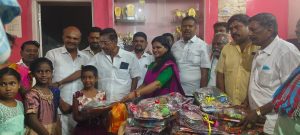 அலங்காநல்லூரில் ராகுல் காந்தி பிறந்த நாள் விழா