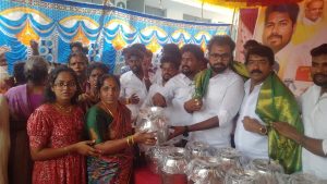 முதல்வர் பிறந்தநாளை முன்னிட்டு 300 பேருக்கு சில்வர் குடங்கள் வழங்கல்