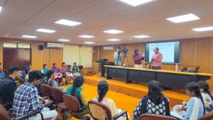 வேளாண் மாணவர் மாணவியருக்கான காணொளி தயாரிப்பு மற்றும் கேமரா கையாளுதல் குறித்த செய்முறை ஊடகவியல் பயிற்சி