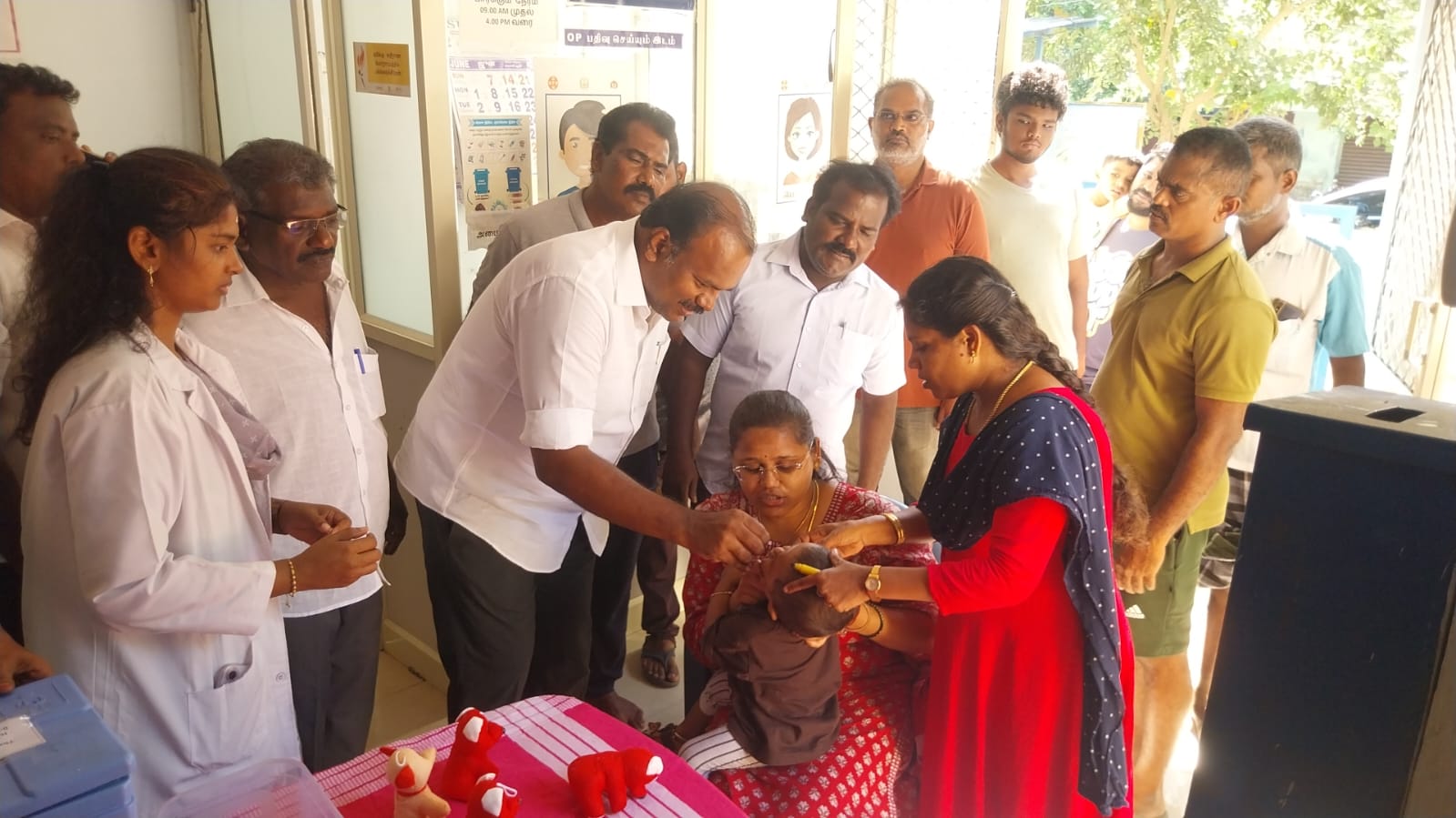 தூத்துக்குடி மேயர் ஜெகன் போலியோ சொட்டு மருந்து முகாமை தொடங்கி வைத்தார்