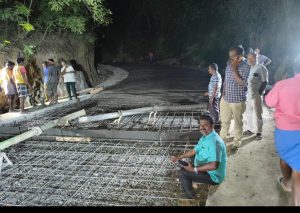 கம்பம்  மெட்டு மலைச்சாலையில் சாலை மேம்பாட்டு பணிகள் தீவிரம்