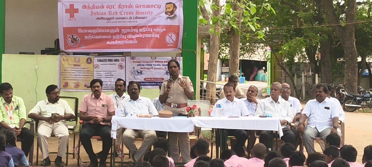 அரியலூரில் மாணவர்களுக்கு போதைப்பொருள், தற்கொலை தடுப்பு விழிப்புணர்வு கருத்தரங்கு