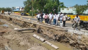 தூத்துக்குடி: பக்கீல் ஓடை விரிவாக்கப் பணிகளை ஆய்வு செய்த மேயர் ஜெகன்