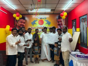 பெருந்தலைவர் காமராஜர் பிறந்தநாள்: கோவையில் தலைகீழாக எழுதி சாதனை படைத்த கோவை யு.எம்.டி. ராஜா!