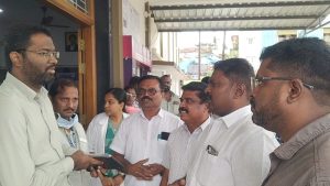 ஆளியாரில் இ- பாஸ் வழங்கும் இடத்தை மாற்றம் செய்ய சப்கலெக்டரிடம் கோரிக்கை