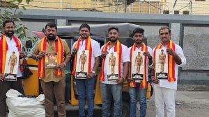 ஜனநாயகன் பட வெளியீட்டை முன்னிட்டு கோவை புறநகர் கிழக்கு மாவட்ட செயலாளர் பாபு, ஆதரவற்ற முதியோருக்கு போர்வை வழங்கி நெகிழ்ச்சி
