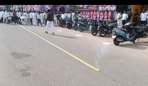 திருவாரூரில் தமிழக முதல்வர் விஜய் நடித்த ‘ஜனநாயகம்’ திரைப்பட வெளியீடு, தமிழக வெற்றி கழகத்தினர்  உற்சாகக் கொண்டாட்டம்!