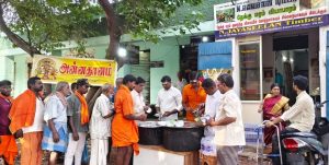 ஆடி கிருத்திகை முன்னிட்டு வேலூர் மாநகரப் பகுதியில் அன்னதானம்