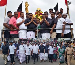 கலைஞரின் 8ஆம் ஆண்டு நினைவு நாள் துறையூரில் திமுகவினர் அமைதி பேரணி
