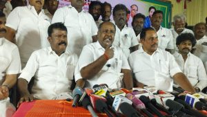 சிாிப்பதும் அழுவதும் எங்கே என்று தொியாத அளவிற்க்கு அமைச்சா்கள் தவெக எம்.எல்.ஏக்கள் இருக்கின்றனா்- ஆா்.பி உதயகுமாா் கடும் தாக்கு