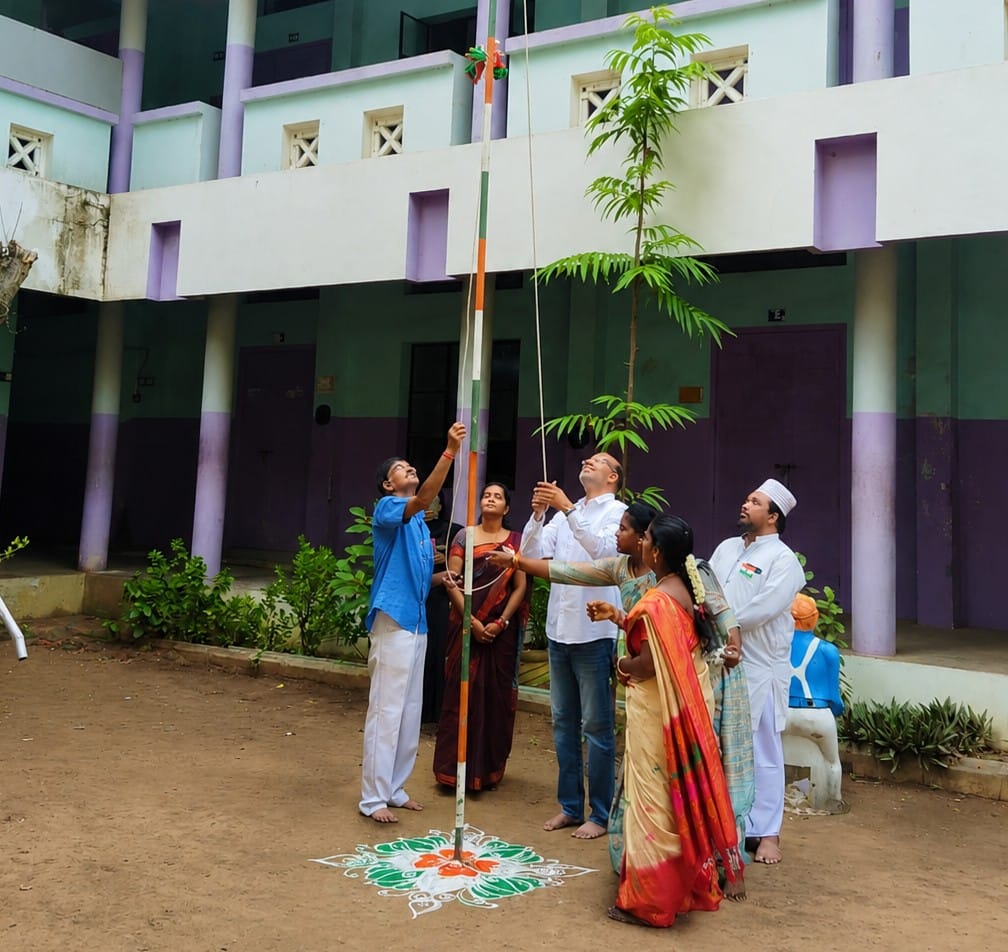 கும்பகோணம் டான் அகாடமி மெட்ரிக் மேல்நிலைப் பள்ளியில் சுதந்திர தின விழா