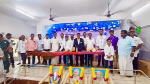 அரசு பள்ளி மாணவர்களுக்கு பரிசு வழங்கும் விழா