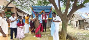 சுதந்திர தினத்தை முன்னிட்டு தேசியக்கொடி ஏற்றி நலத்திட்ட உதவிகள்