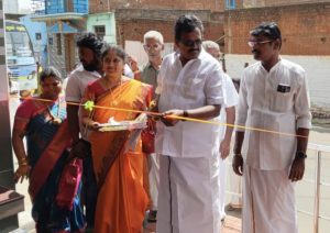 சுற்றுச்சூழல் நுழைவு வாயில் நிழற் குடையை திறந்து வைத்த தேனி எம்பி