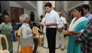 தேனி மாவட்ட ஆட்சியர் அலுவலகத்தில் மக்கள் குறைதீர்க்கும் நாள் கூட்டம்