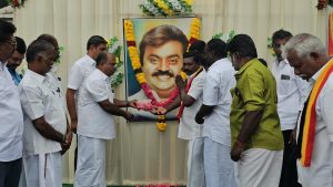 தேமுதிக நிறுவன தலைவர் கேப்டன் விஜயகாந்தின் 74-வது பிறந்தநாள் விழா- தாராபுரத்தில் உற்சாகமாகக் கொண்டாடப்பட்டது-