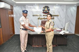 திருடர்களை கச்சிதமாகப் பிடித்த போலீசாருக்கு எஸ்பி பாராட்டு!