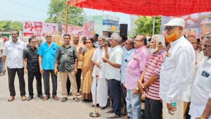 காரைக்காலில் ஓய்வூதியதாரர்கள் தர்ணா போராட்டம்